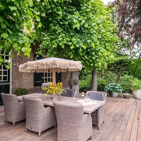 Filion's Place Bed & Breakfast Roosendaal